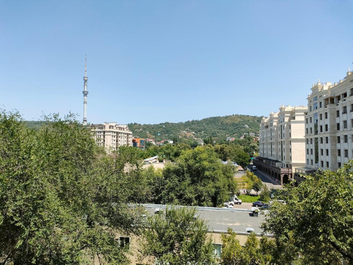 알마티 Квартира Коктобе С Видом На Горы 아파트 외부 사진
